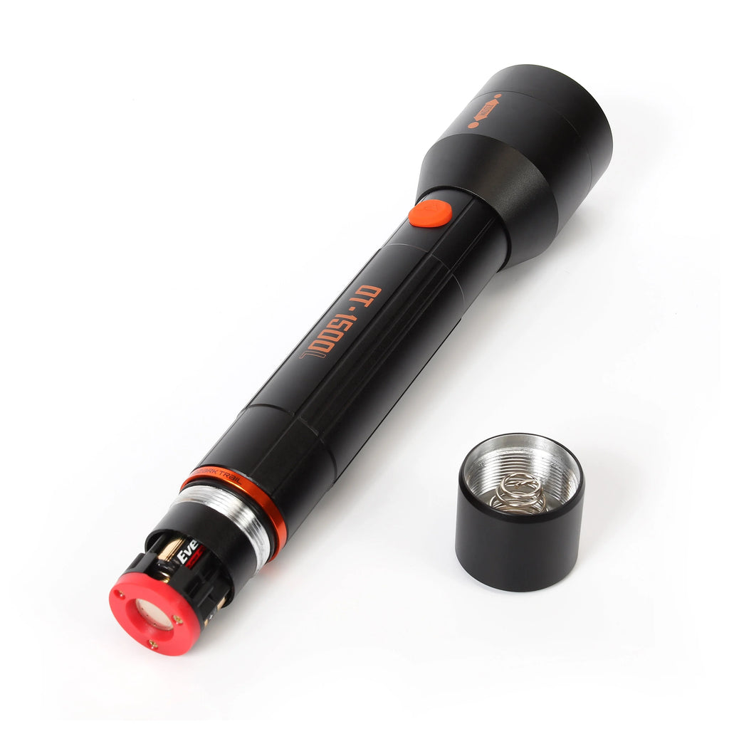 LED 1500 Lumens Flashlight L348958