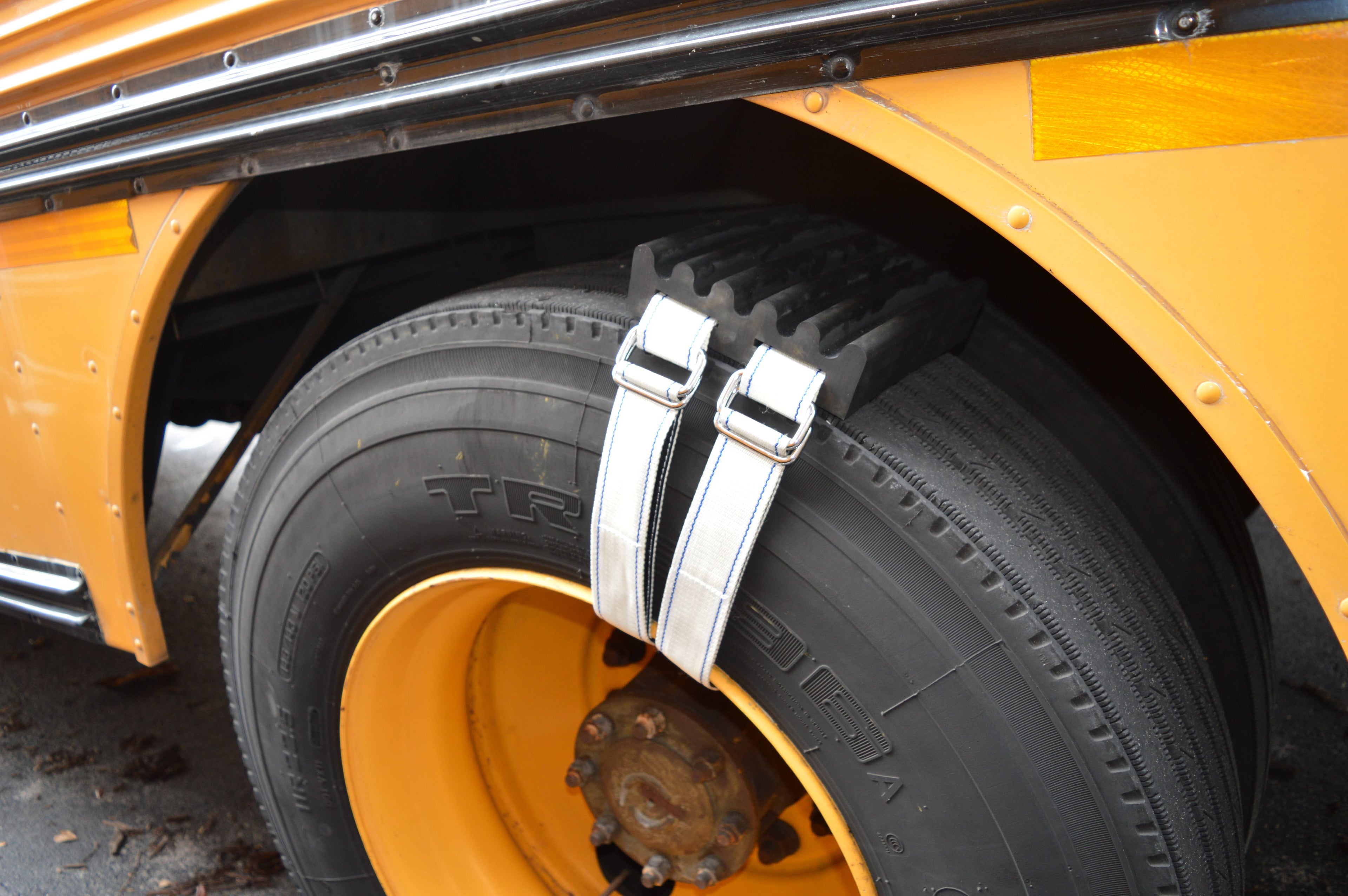 Traction Solution for Cars, Trucks, SUVs & XLs L974309