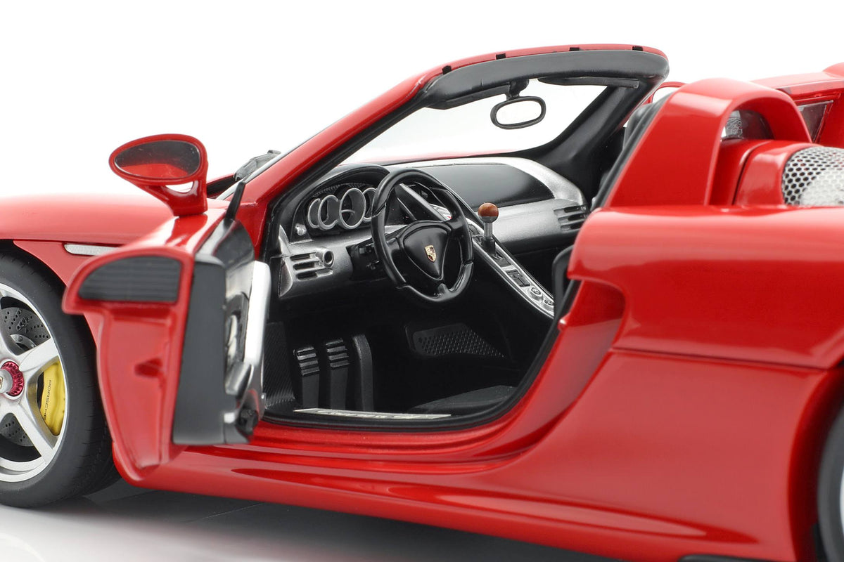 1/18 Porsche Carrera GT (Red) Z280