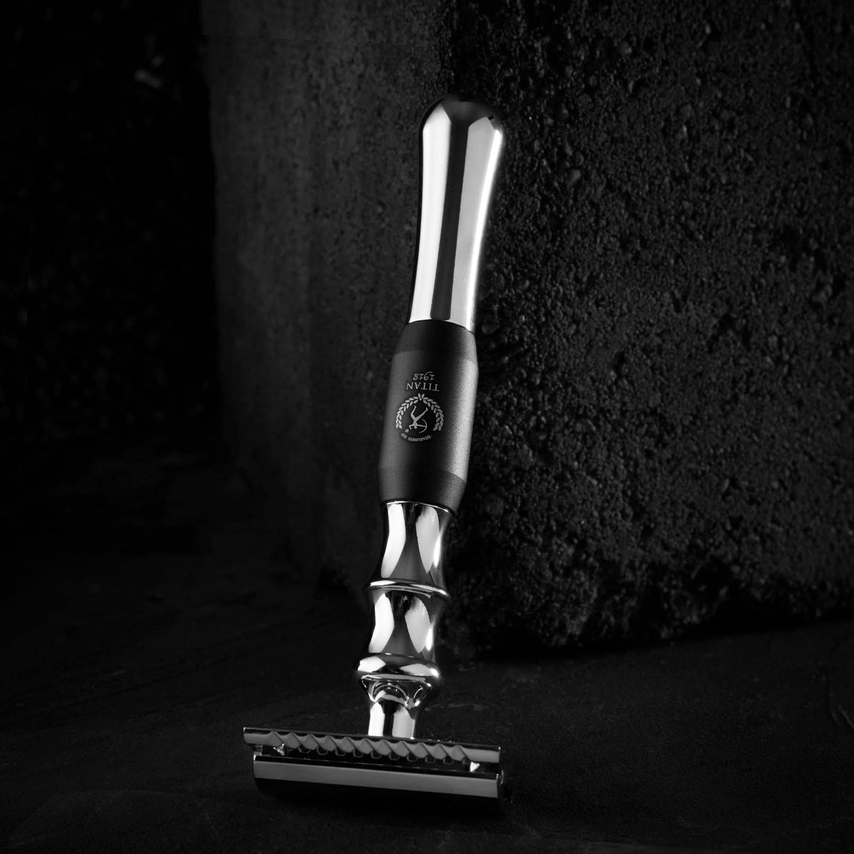 Black & Silver-Tone Safety Razor E60656