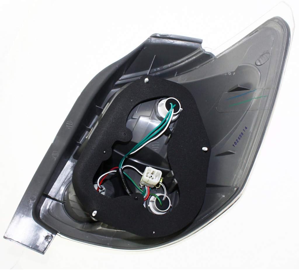 Pack of 2 Rear Tail Light for Toyota Matrix A68596