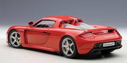 1/18 Porsche Carrera GT (Red) Z280