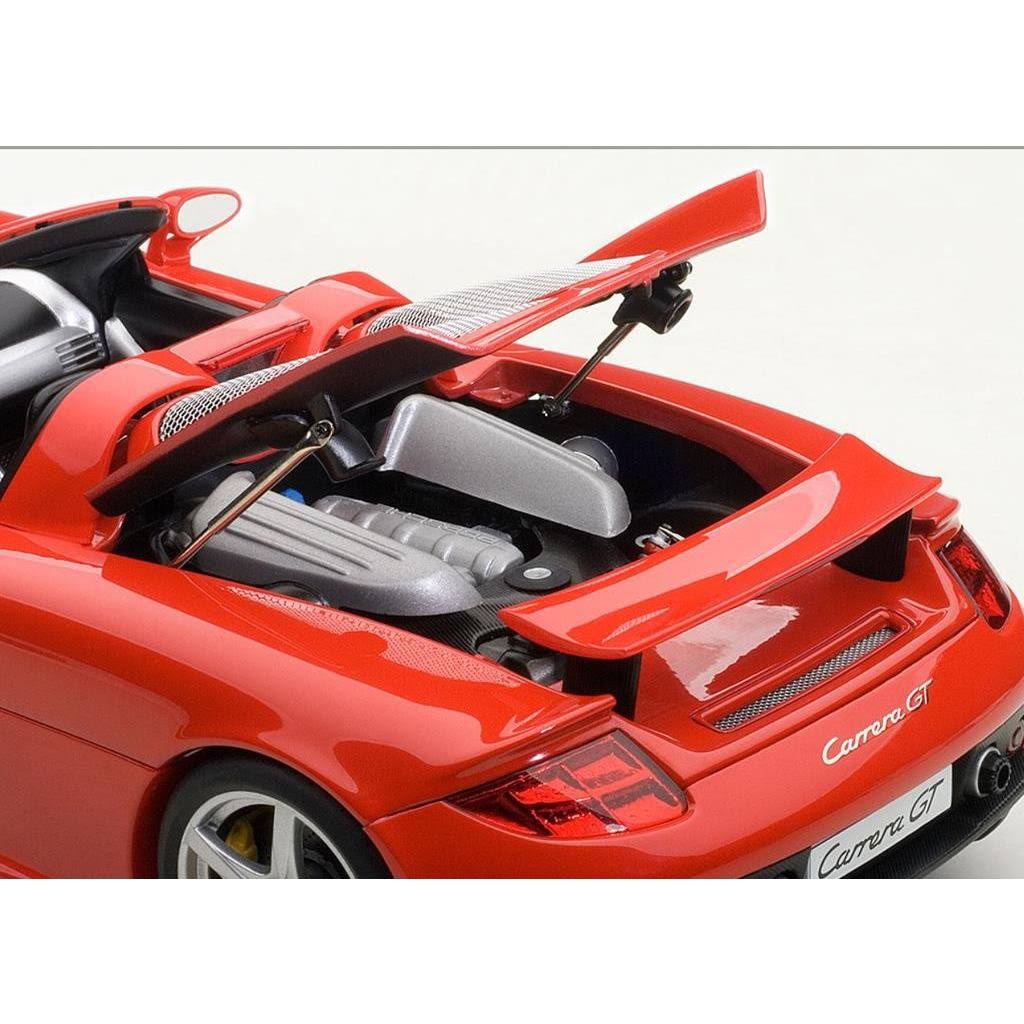 1/18 Porsche Carrera GT (Red) Z280
